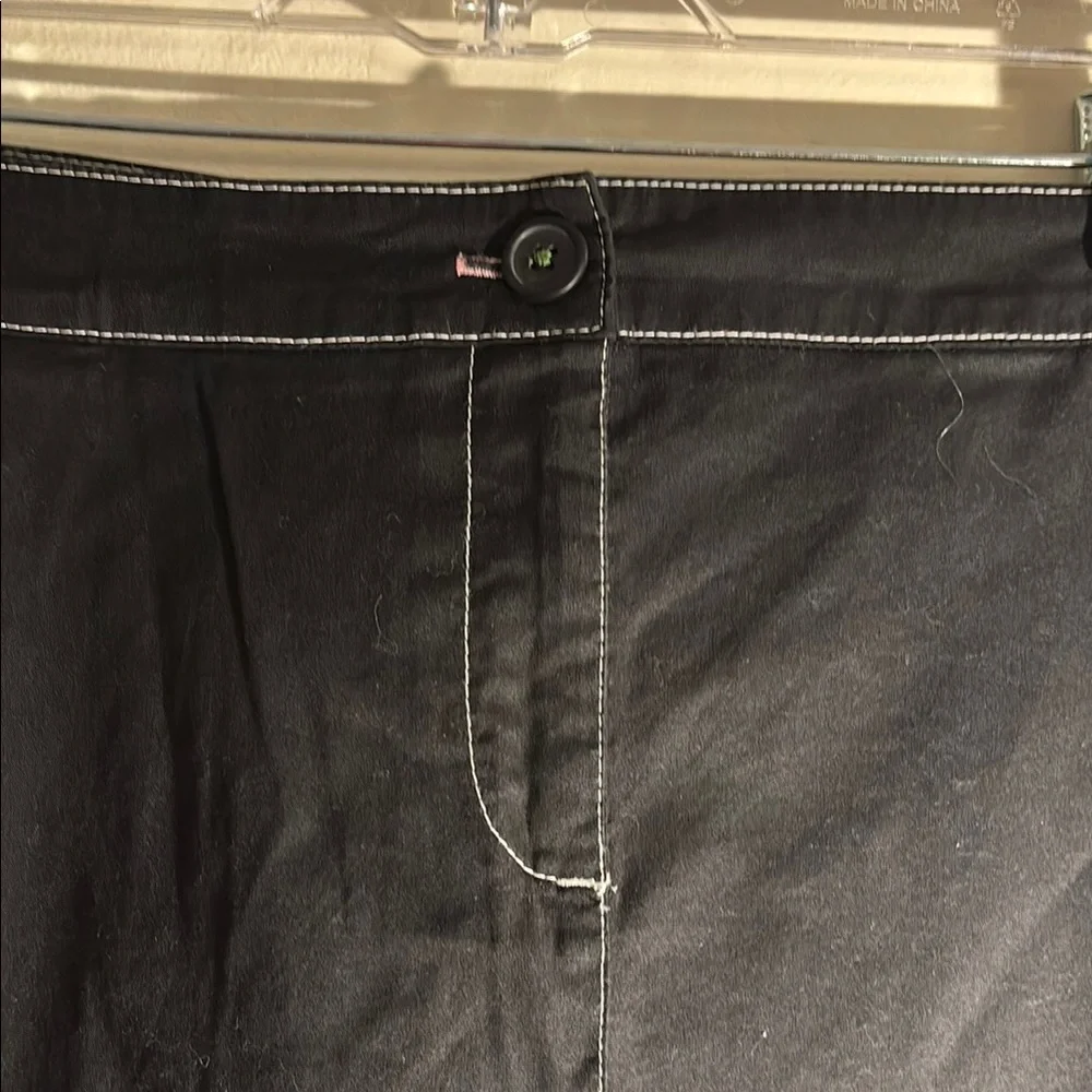 Chic Black A-Line Skirt with Full Silhouette - Picture 3 of 9